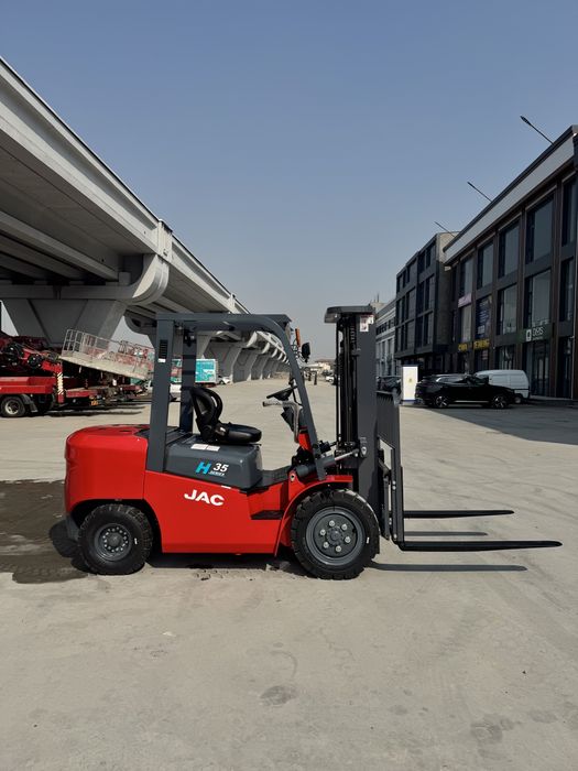 Вилочный погрузчик Автокара Кара  "JAC" 3 тонна 3 метр