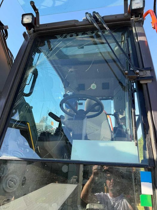 Vând excavator pe roți Volvo EW180E, achiziționat nou prin Ascendum Baumaschinen Austria în 2021. 4400 Ore