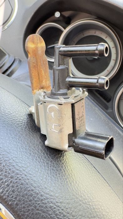 Клапан вакуум Мазда 6 GH 2010-2012г