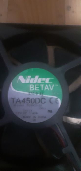 Кулеры 12 , вольт  1,4 ампер в рабочем состоянии  ,все оплужены