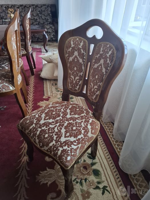 Продаётся стол и стул