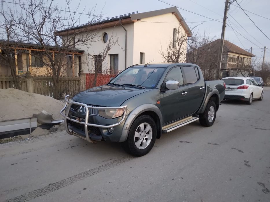 Dezmembrez Mitsubishi l200  din 2008 2.5 diesel