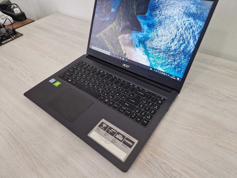 Ультрабук Acer Aspire (Core i3-7020U / 240GB SSD / MX130)