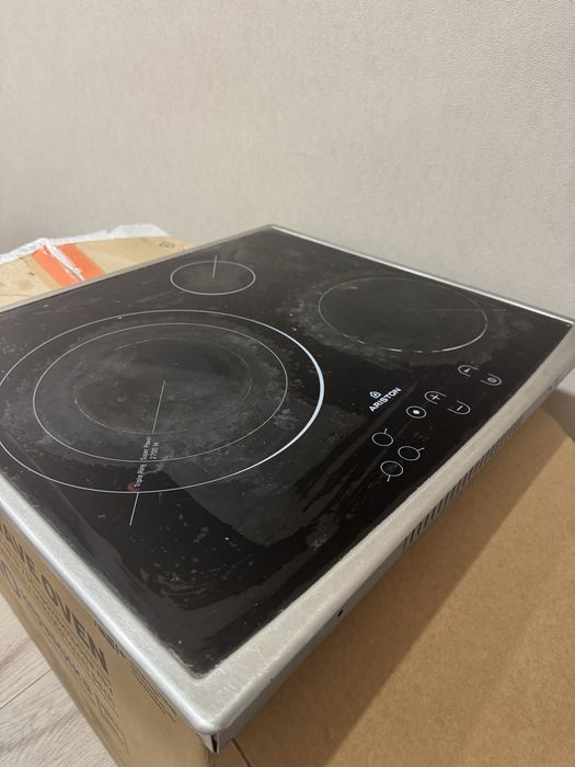 Продам встраиваемую электроплиту