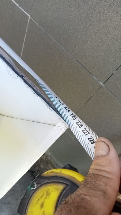 Vand usa aluminiu