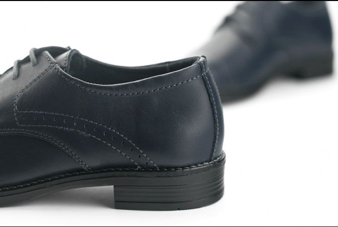 Детски официални обувки в тъмно син цвят, естествена кожа 33 номер