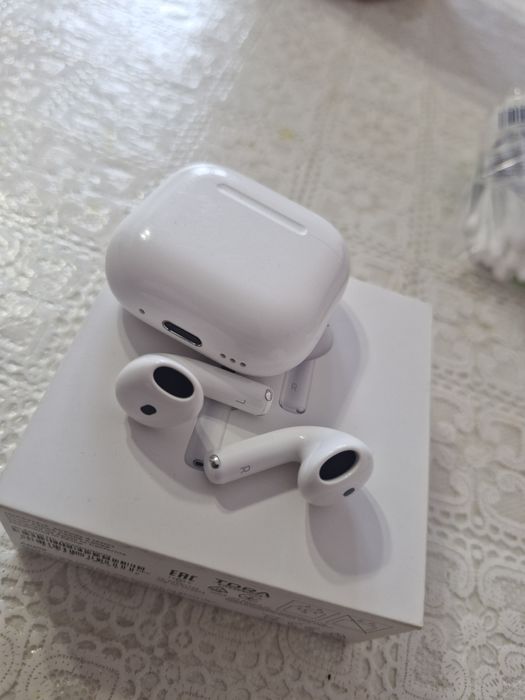 AirPods 4 продам