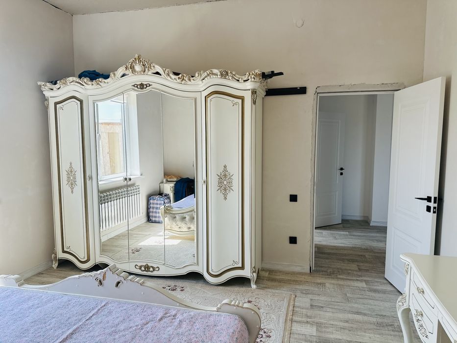 Спальный гарнитур сатылады