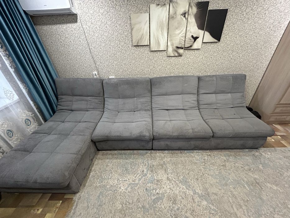 Угловой диван.