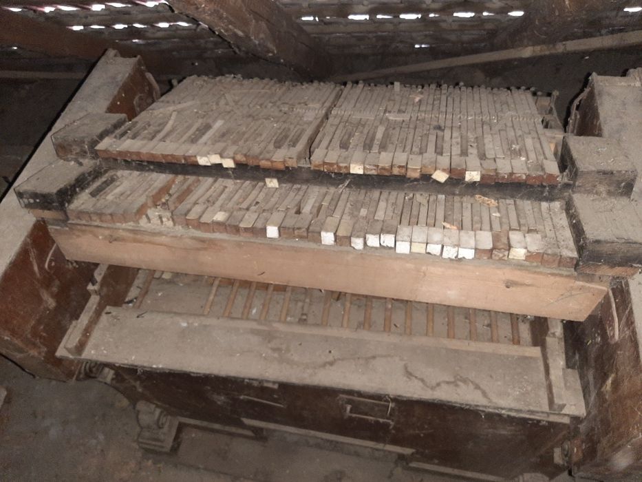 Masina de cusut necchi Pian orga vechi masa 150 ani