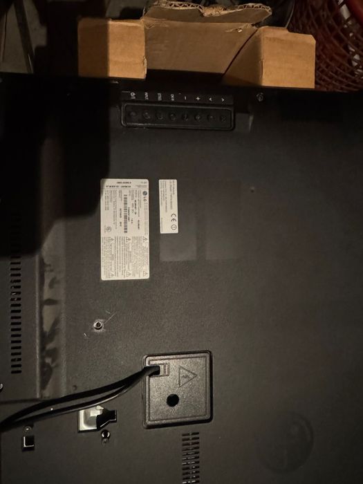 Продам телевизор Lg