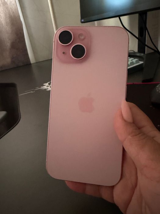 iPhone 15 (розовый)