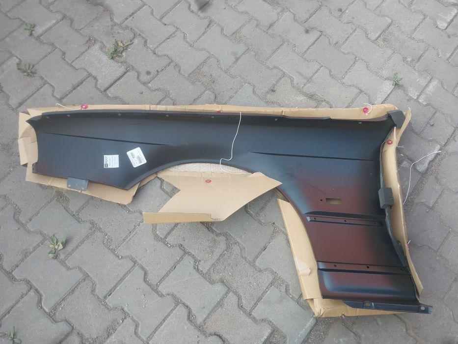 Продам крыло на бмв е34