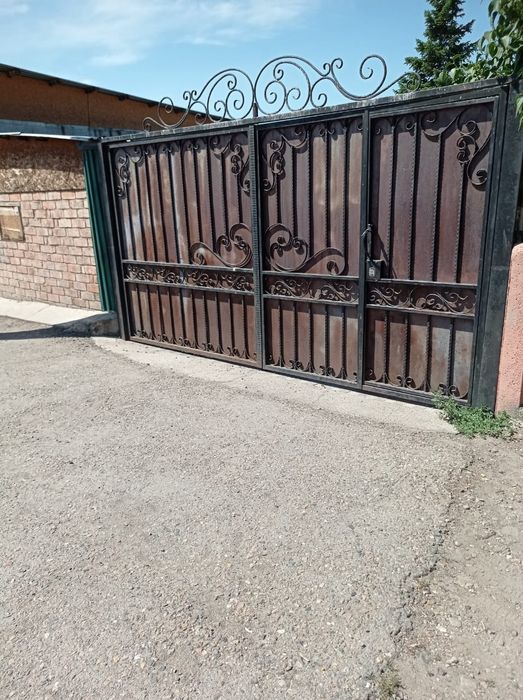 Продам дом, п. Мирный