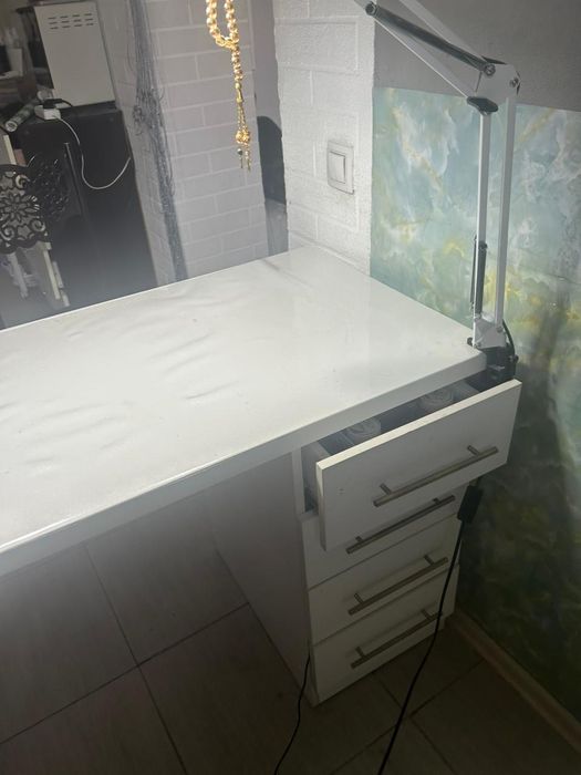 Маникюрный стол  продам