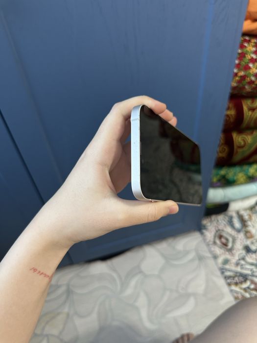 Продам Айфон 14+