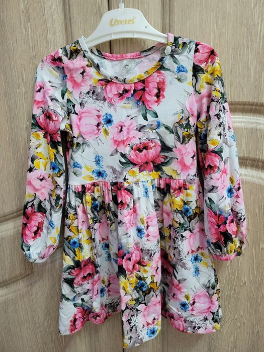 Продам детские платья