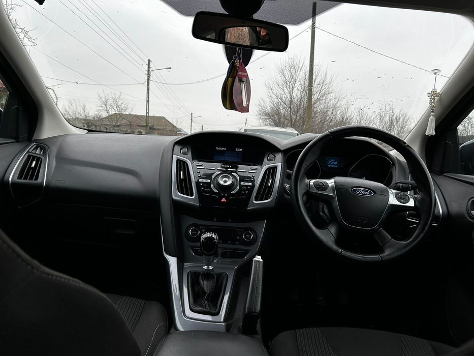 Ford 2013 – 1.0 benzină – volan pe dreapta – 2.200 euro