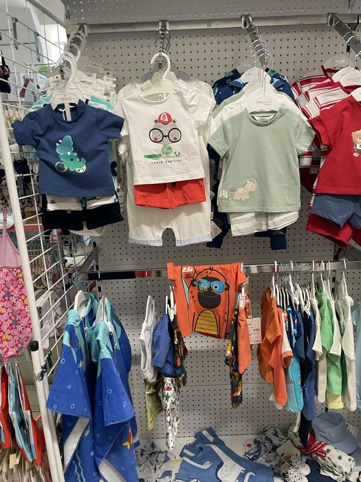 РАЗПРОДАЖБА!!на едро детски дрехи Mayoral и Boboli