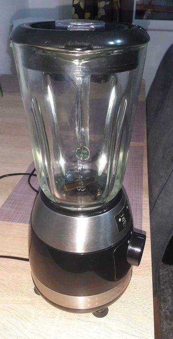 Vând Blender Russell Hobbs  stare foarte buna