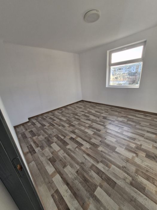 Casa zona centru Pucioasa de vanzare .Ocazie !!!