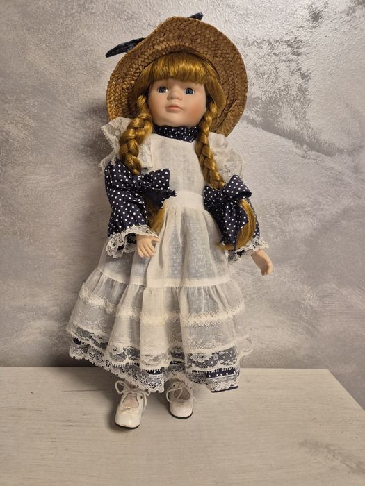 Продавам порцеланови кукли