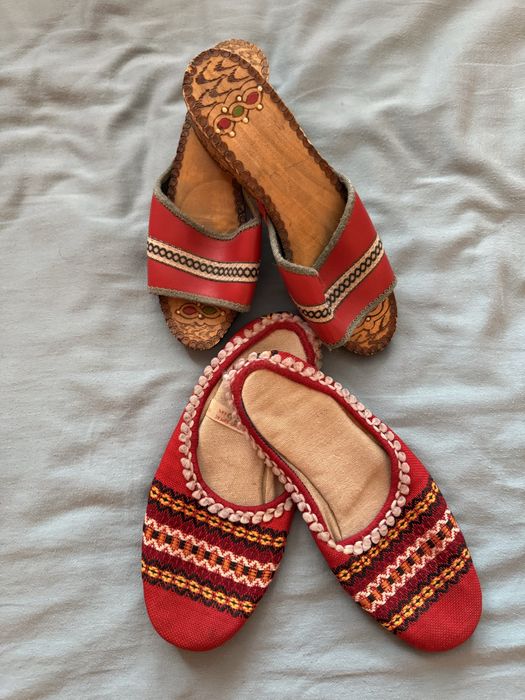 Продавам битови покривки, карета, и пантофки