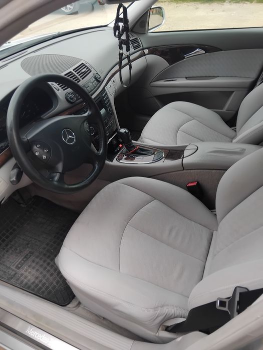Mercedes Benz E 220