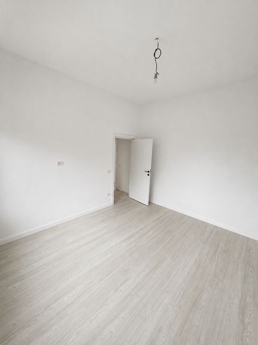 Casa De Vanzare la cheie, la  intrare in Cumpana pe partea stanga .