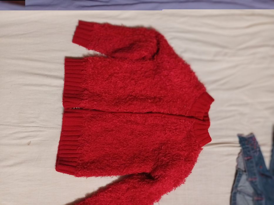 Продам кофточки на девочку