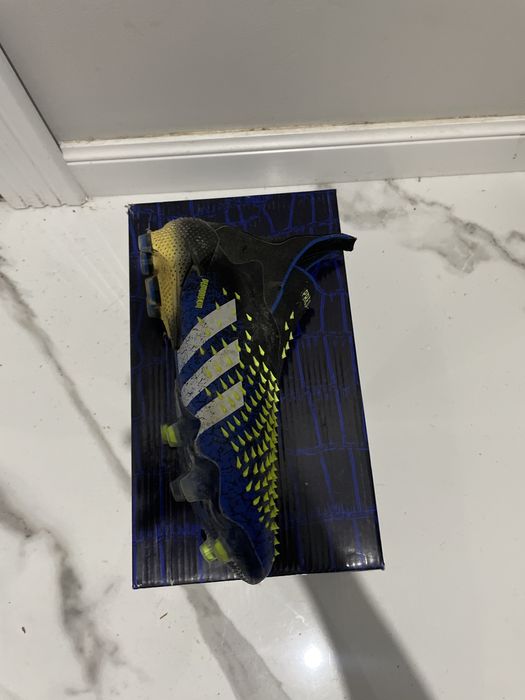 Бусты предатор адидас без шнурков