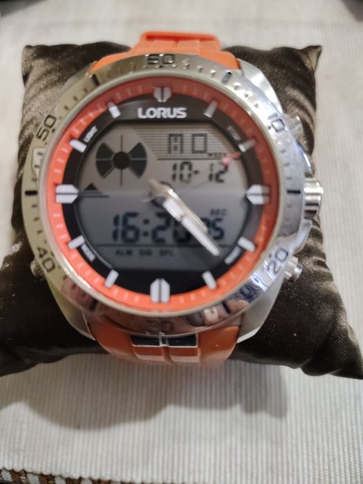 Мъжки часовник Lorus R2B11AX9