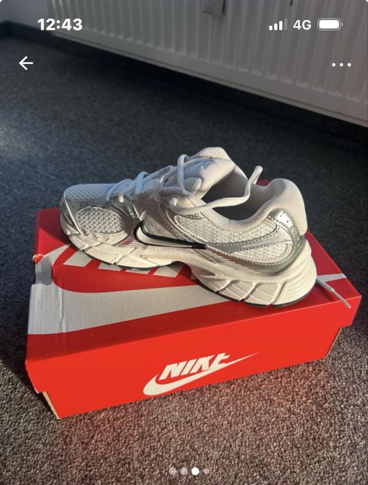 Adidadi nike noi cu eticheta