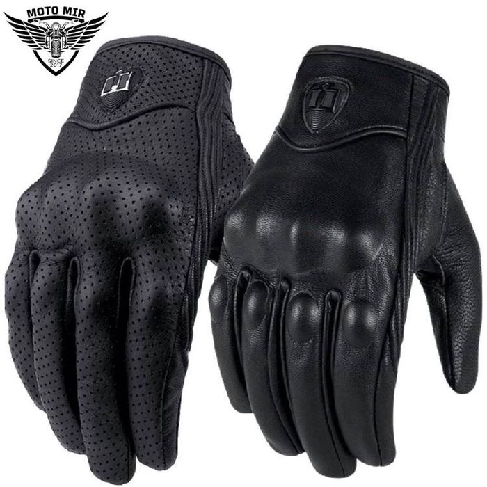 В наличии непромокаемые кожаные перчатки