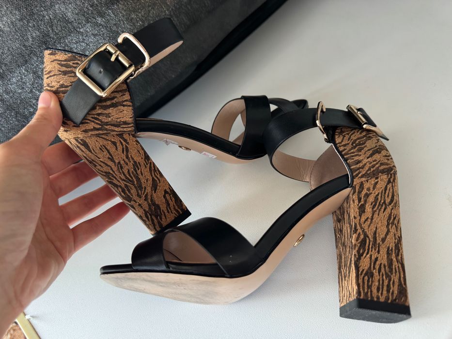 Продам женские туфли