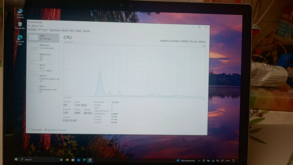 Laptop 2in1 Microsoft surface book cu display-ul detașabil