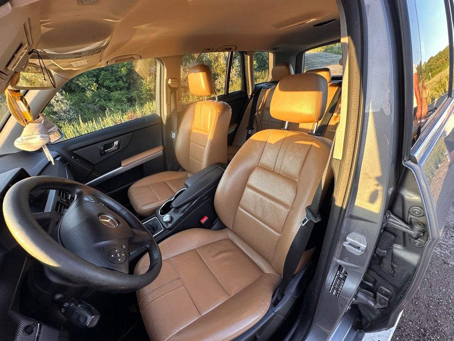 Mercedes-Benz GLK Mercedes-Benz GLK din 2011