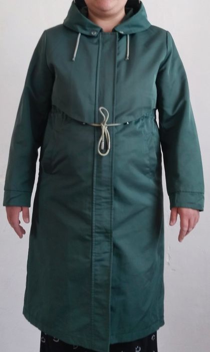 Продам темно зелёный плащ