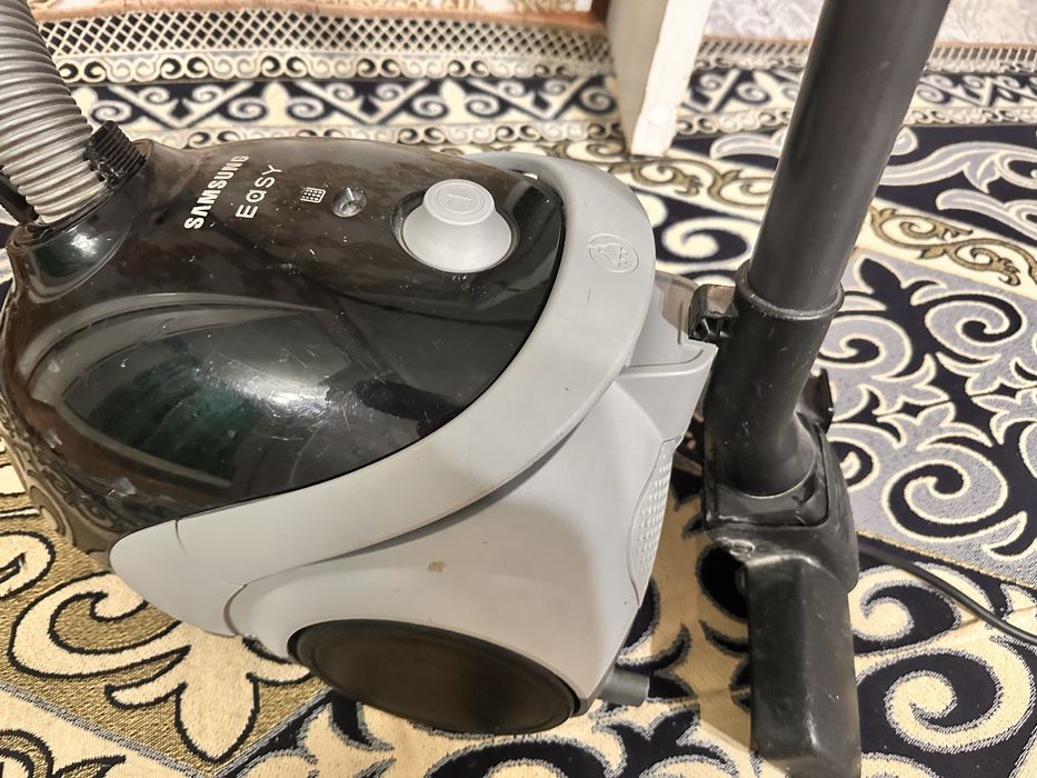 Пылесос Самсунг в хорошем состояние