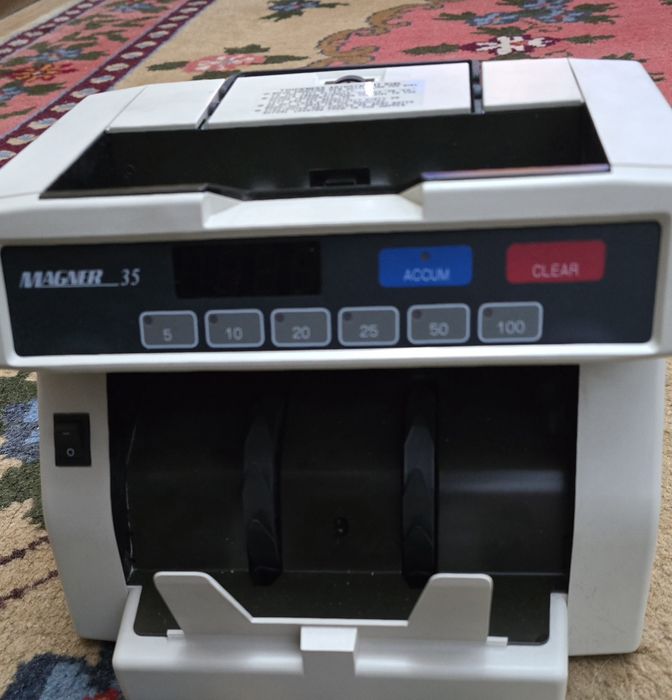 Masina de numarat bani