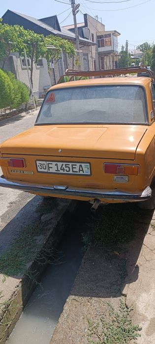 Автомобиль  Жигули 21101