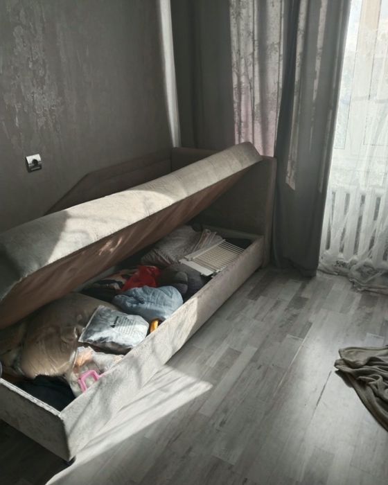 Продам кровать 90*200