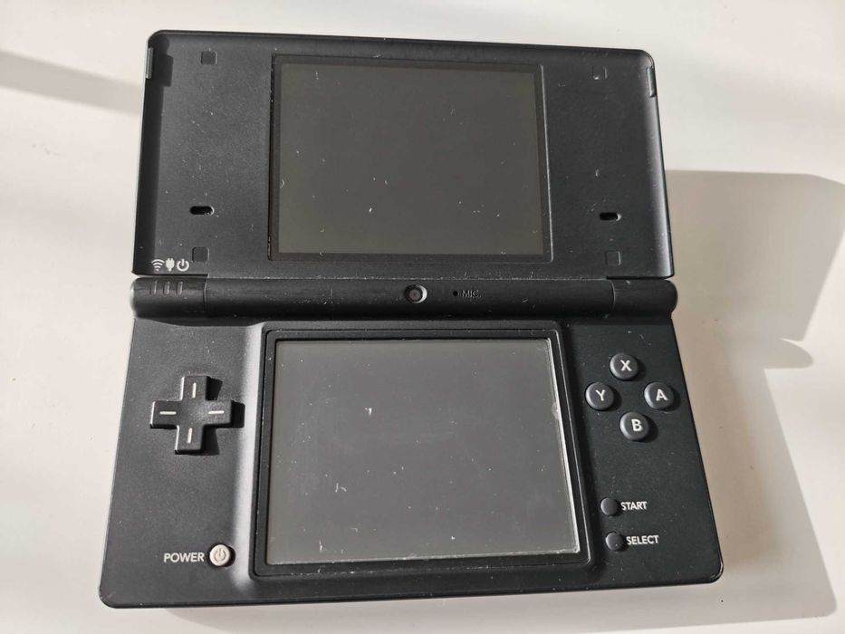 Nintendo DSi - качени много игри