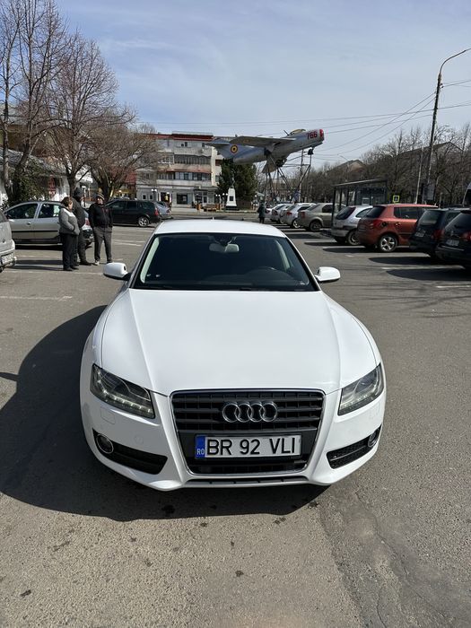Vand schinb  audi A5 an 2011 motor 2,0 pret 8900usor negociabil