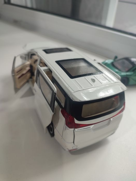 Продам машинки металлические