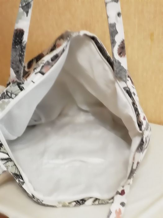 Сумки для разных вещей, для отдыха, для шопинга.