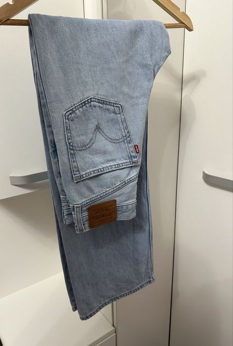 Blugi Levi’s High Loose