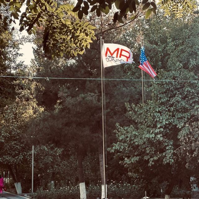 Bayroqlar va Флагшток Флаги Байроклар