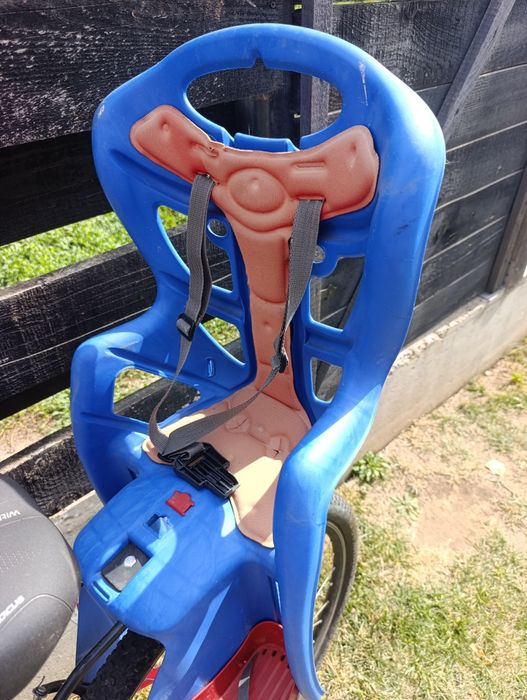 Vând scaun copil pentru plimbare cu bicicleta