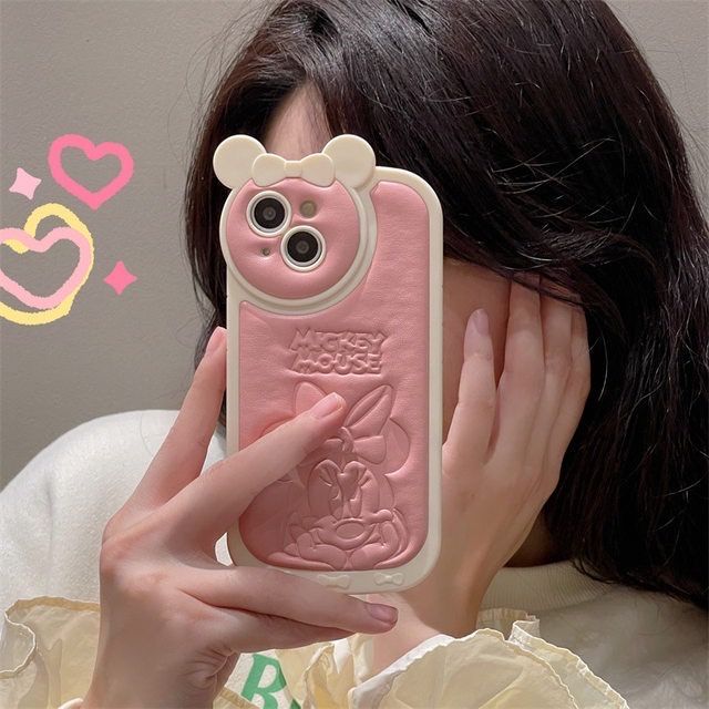 Чехлы на iPhone 13